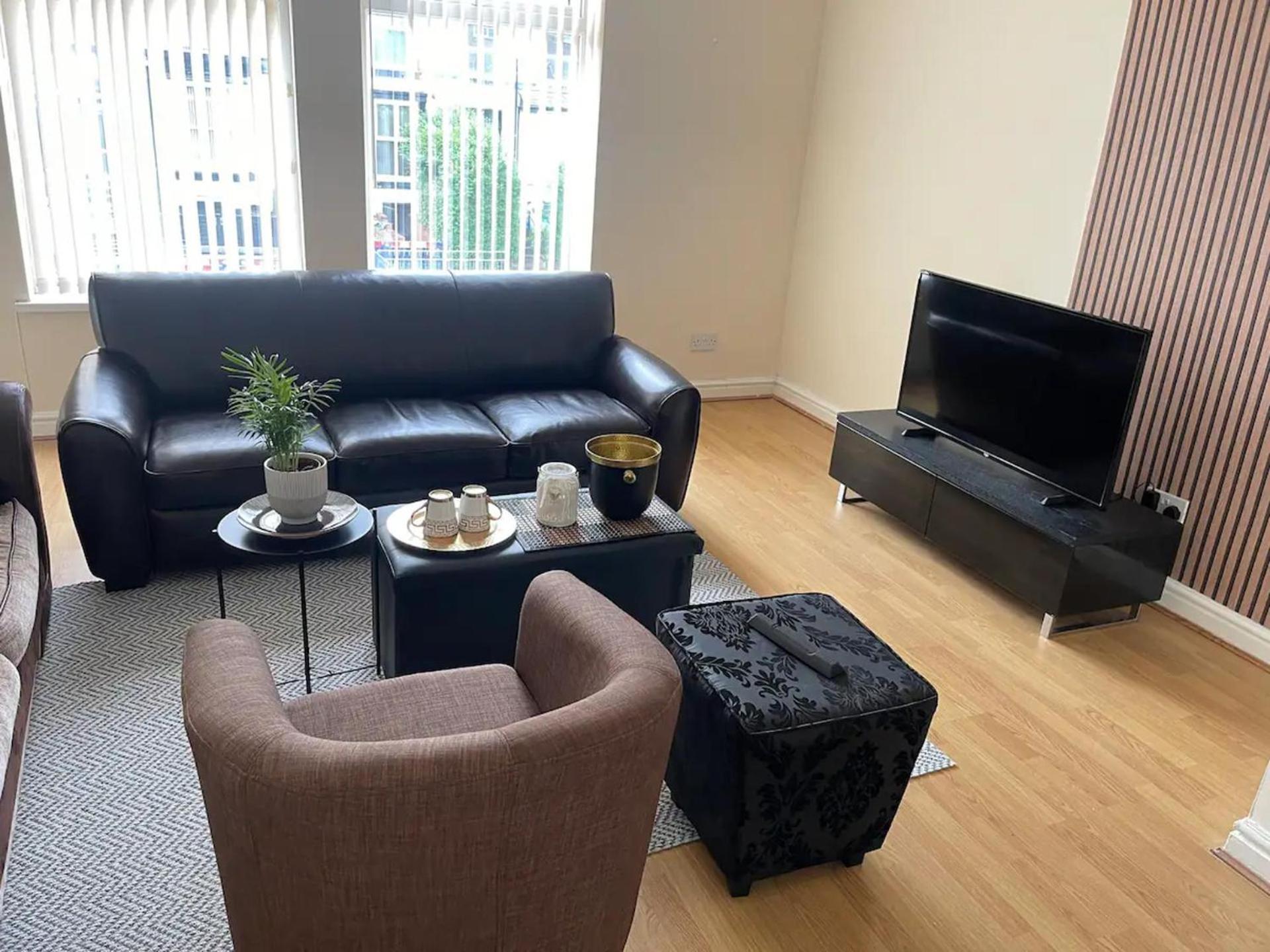 2-Bed Apartment - Sleeps 4 - Street Parking - Wifi Manchester Exterior foto
